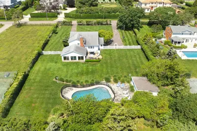Image de Idyllic traditional home with spacious rooms, fenced yard, and private pool. . .