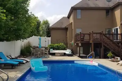Image de Salt Water Pool, Hot Tub and Golden Tee