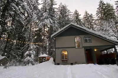 Image de Waldhaus Mountain Chalet, close to skiing, hiking, biking, Fiber Wifi, EVCharger