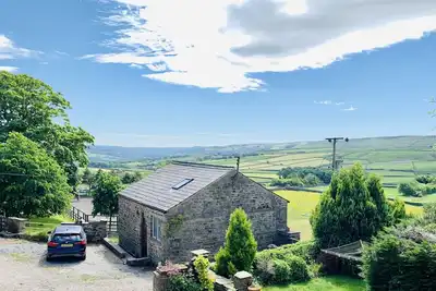 Image de One bed Detached Converted Barn With Panoramic Views of the Wharf & Aire Valley
