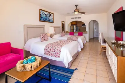 Image de Luxurious Ocean Front 2 Bd Suite, 1170 sf
