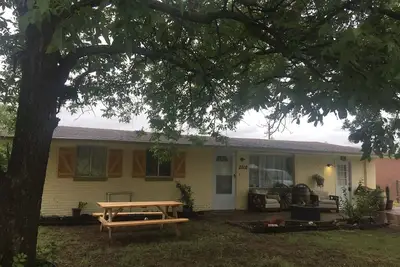 Image de 3 bedroom 1. 5 bath Neighborhood home near Ft. Sill good location for graduation