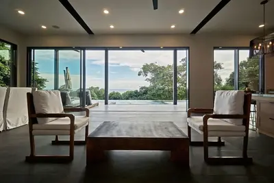 Image de Custom Luxury Private Home w Infinity Pool Steps to Beach n Ocean/Jungle Views