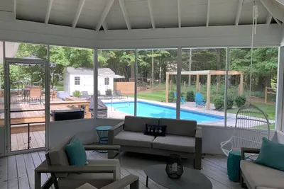 Image de Union Pier Beach House with Private Pool - Walk to Everything!