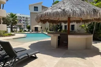 Image de Quick walk to the beach and downtown San Jose Condo