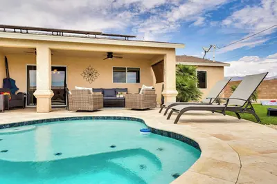 Image de 4 Mi to Lake Access: Home w/ Lake & Mtn Views!