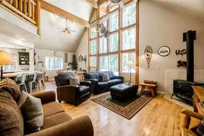 Image de Incredible house with loft with furnished patio, fireplace, and grill