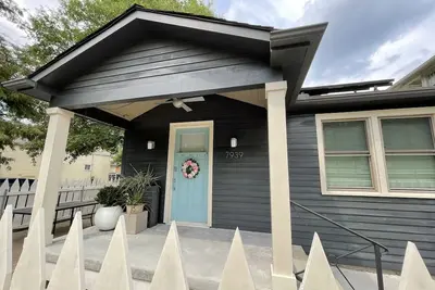 Image de Artist Tanner 2-Bed Cottage off the Streetcar Line
