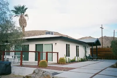 Image de The Wildersen. A Joshua Tree retreat.