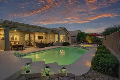 Image de Pool & Spa: Home on Golf Course in Surprise!