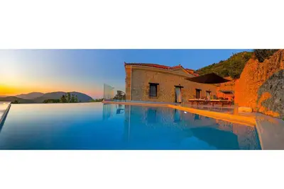 Image de Luxury villa with private infinity pool