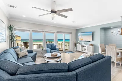 Image de Spacious Beachfront 3 Bedroom!