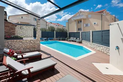 Image de Villa Mainz - Appartement de luxe pour six avec piscine et solarium