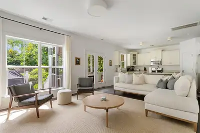Image de Phil's Place | Expansive Backyard Bliss