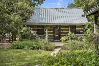 Image de Wisteria Cabin | New Listing | Pet-friendly