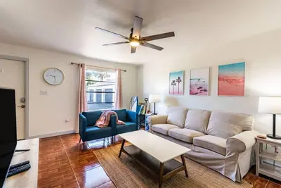 Image de Sunny Beachside Retreat: Cozy 2 bed Townhouse!