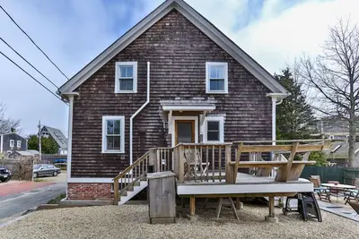 Image de Single Family House 2bed/2ba in West End
