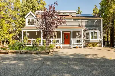 Image de Vista Viola, perfect for family. Great Kitchen. Ev Charger. Pet friendly.