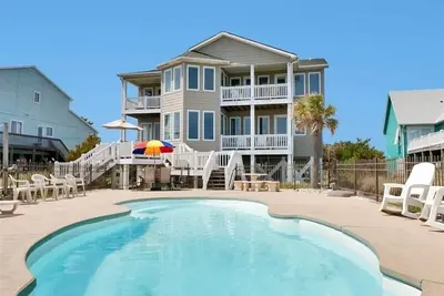 Image de Holden Dreams at Holden Beach, Ocean Front Home with private heated pool and elevator, great views