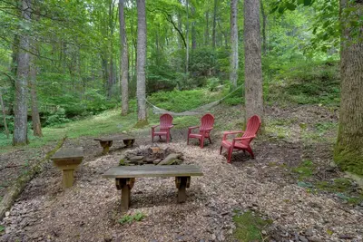 Image de Cozy Blairsville Cabin: 2 Mi to Vogel State Park!