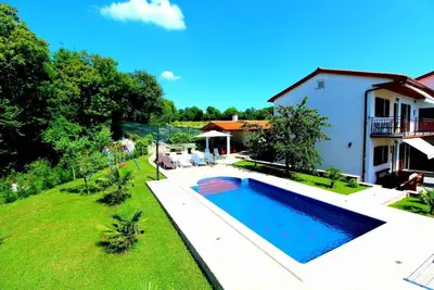 Image de Maison de vacances avec 2 appartements séparés, piscine et climatisation