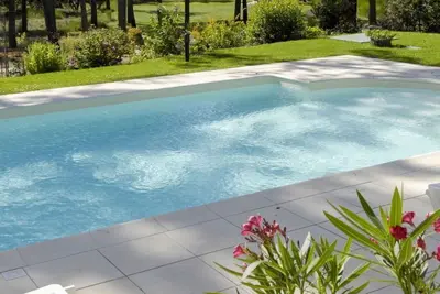 Image de Agréable appartement dans une maison de vacances avec piscine privée, Wifi, Tv, terrasse, parking