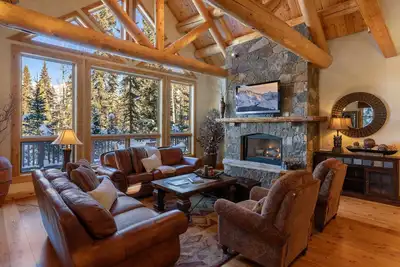 Image de Spruce Splendor - Easy Ski Access - Private Hot Tub