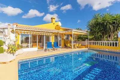 Image de Villa Casa dos Leones avec vue sur mer, piscine, climatisation, Wi-Fi, jardin et terrasse
