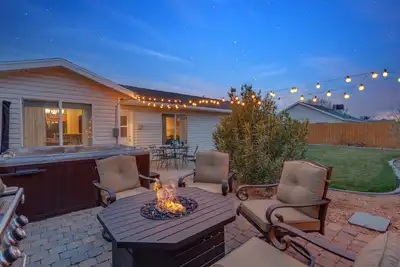 Image de 310 La Verkin | Private Hot Tub, Spacious yard, near Zion National Park and St George