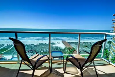Image de Régate Beach Club C713 Nouveaux objets Floride Condo sur la plage! ! ! !