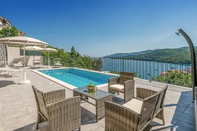 Image de Magnifique maison de 4 chambres à Rabac