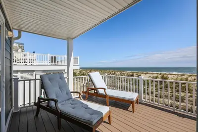 Image de Free Daily Activities Included! Fabulous Oceanfront 6 Bedroom Home!