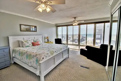 Image de 2 Bed/1. 5 Bath Townhome in North Topsail with Ocean and Sound Views!