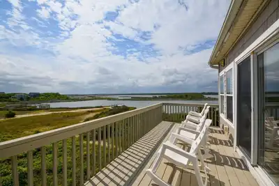 Image de Soundview and Oceanview 4 Bedroom Duplex in North Topsail Beach