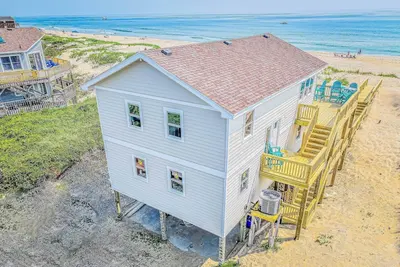 Image de K0097 Aqua Dreams is your Oceanfront Dream! Hot Tub, Rec Room, and More!