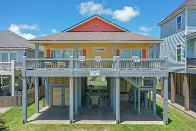 Image de All Decked Out - 2 Bedroom, 2 Bath, Sleeps 6 - Beach Front!
