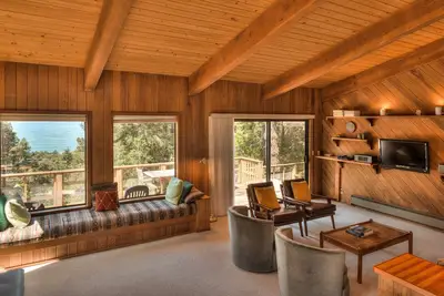 Image de Magical Hillside Setting with Ocean View