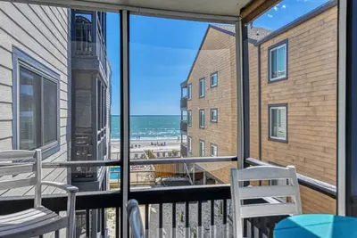 Image de Sea Oaks 201 - Two Bedroom, Two Bath Ocean View Condo