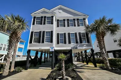 Image de Driftwood - Five Bedroom, Five 1/2 Bath Oceanfront House  with Private Pool
