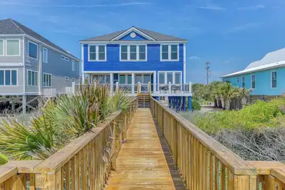 Image de Hakuna Matata - 7 Bedroom, 7. 5 Bath Oceanfront House, Maximum Occ: 18