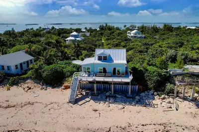 High Hopes: Charming Oceanfront Cottage on the North End of Elbow Cay