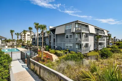 Image de A Place At The Beach 3f est ��������������������� 2 miles au sud de la jetée de Garden City, sur l'oc�����������������������an