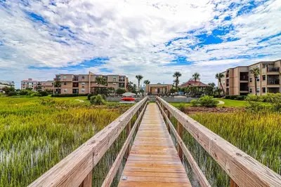 Image de Inlet Pointe 19 -Desirable first floor corner unit with water views.