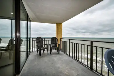 Image de Surfmaster 1108 - Three-bedroom, three-bath oceanfront condo