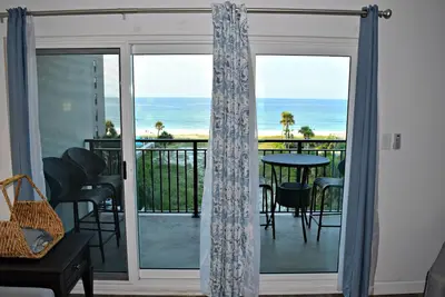 Image de Emerald Isle 509 by Alicia Hollis Rentals Open Aug 4 Free Tickets! $300/Day