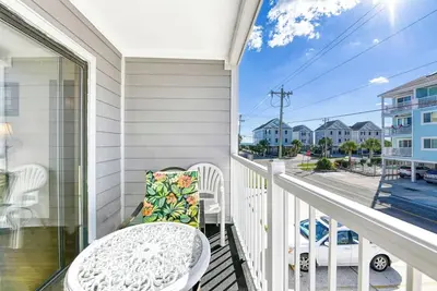 Image de Sandy Shores Ii 109 - Two-bedroom, Two-bath Oceanview Condo