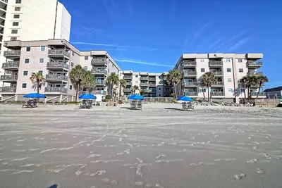 Image de Sea Master 401 Oceanfront condo avec une distance de marche facile de la jetée