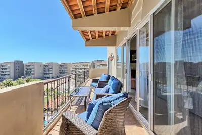 Image de Casa de D'Angelo: Stunning ocean view from 4th floor with pool and hot tub