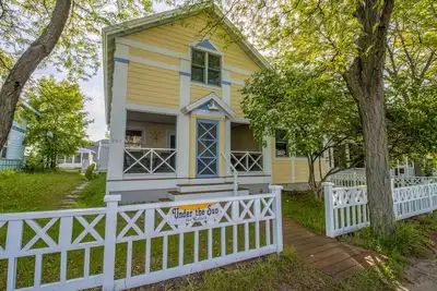 Image de Charismatic Beachwalk Resort Cottage