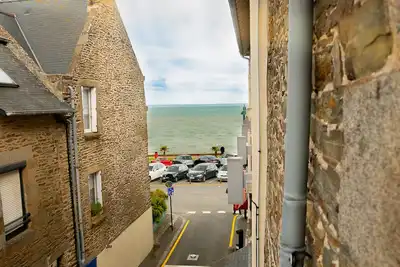 Image de Studio sur le port de Cancale, mer à 50 mètres